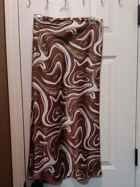 Hollister Brown and White Swirl Satin Mindi Skirt